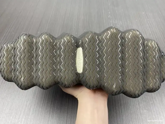 400 ADIDAS YEEZY H68032 0629